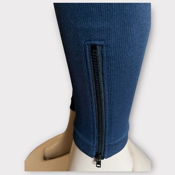 Spanx blue body sculpting leggings - Picture 4 of 5